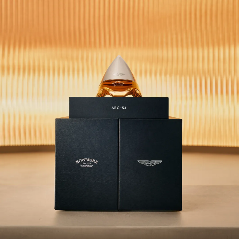 Bowmore Arc 54 Jahre Aston Martin (2025) 44,3 % Vol. 0,7 L